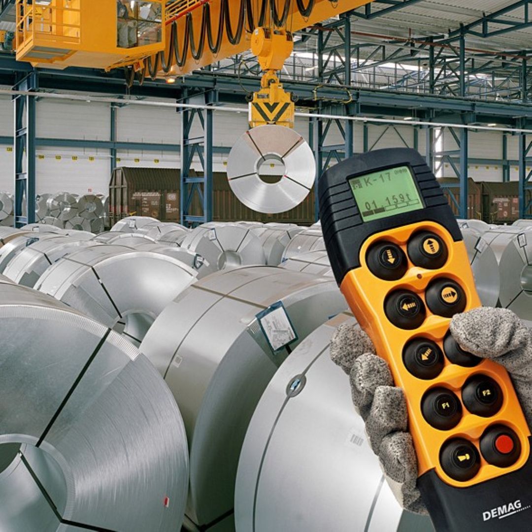 Addetti alla conduzione di carroponte/gru a cavalletto con comando pensile/radiocomando